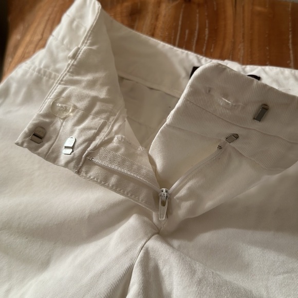 The Limited Drew fit white cuffed shorts, size 2. - Picture 3 of 4